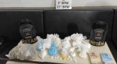 Arma, drogas e dinheiro são apreendidos após denúncia