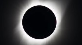 Eclipse solar total de amanhã vai cruzar a Europa; veja curiosidades sobre o fenômeno