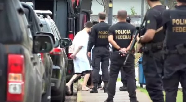 Ponte da Amizade é fechada para transferência de presos