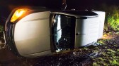 Condutor perde o controle e capota caminhonete na PR-281 em Santa Izabel do Oeste