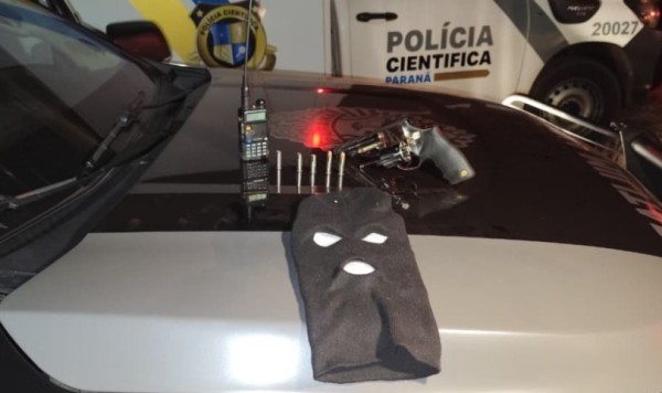 Homem com mandado de prisão morre em confronto com a PM