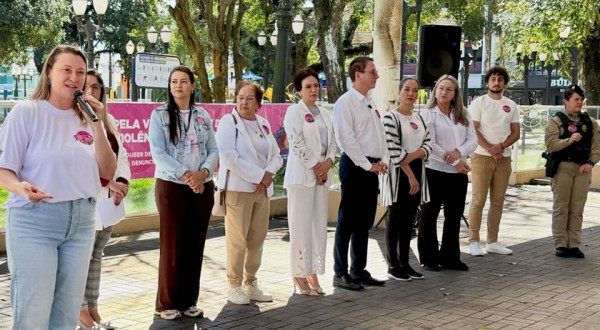 Câmara participa da 4ª Caminhada do Meio-Dia de Combate ao Feminicídio