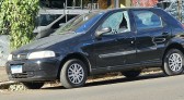 Colisão entre carro e moto deixa motociclista ferido