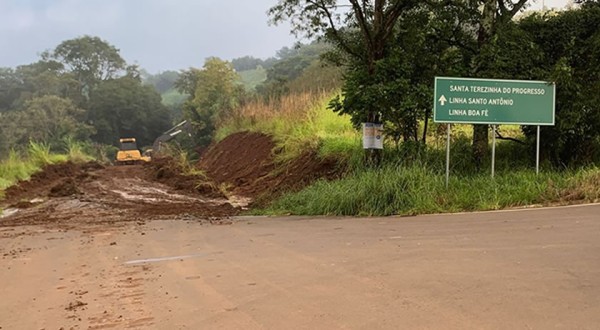 Iniciada a pavimentação da estrada Saltinho a Santa Terezinha do Progresso