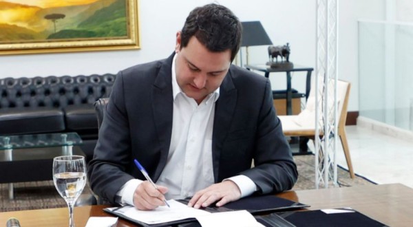 Decretos reduzem tempo para promoção na carreira de bombeiros e policiais militares