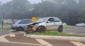 Três veículos se envolvem em acidente no trevo que liga as rodovias PR-493 e PR-281