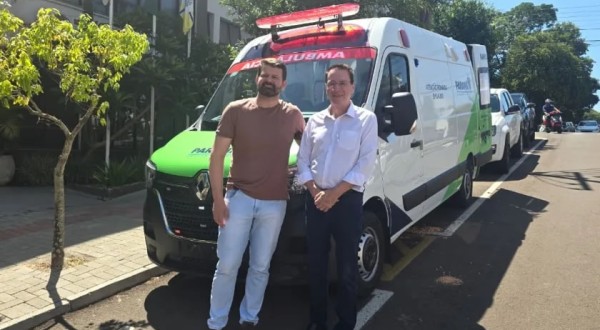 Município ganha nova ambulância para atender pacientes da UPA