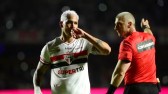 Luciano é decisivo, marca duas vezes, São Paulo vence o Corinthians no Morumbis e se afasta do Z-4