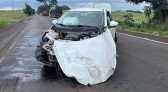 Acidente na PR-182 entre Ampére e Francisco Beltrão envolve Fiat/Cronos e duas carretas