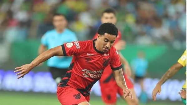 Cuiabá domina o Athletico e fecha Série A com vitória na Arena Pantanal