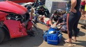 Acidente entre carro e moto deixa duas jovens feridas no Bairro Vila Catarina