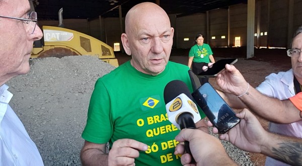 Luciano Hang visita as obras da Havan em Francisco Beltrão