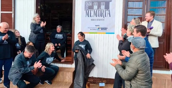 Inaugurada a Casa da Memória Hugo Nesi em Francisco Beltrão