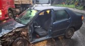 Motorista fica ferido após perder controle de carro e bater contra barranco na PR-180