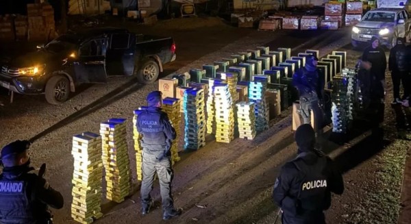 Caminhonete de Coronel Domingos Soares é apreendida com carga de cigarros na Argentina