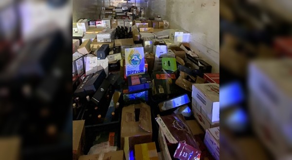 Polícia Militar apreende grande quantidade de bebidas estrangeiras em operação na cidade de Cascavel