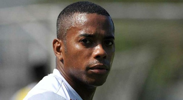 Robinho tem pedido de extradição e mandado de prisão internacional