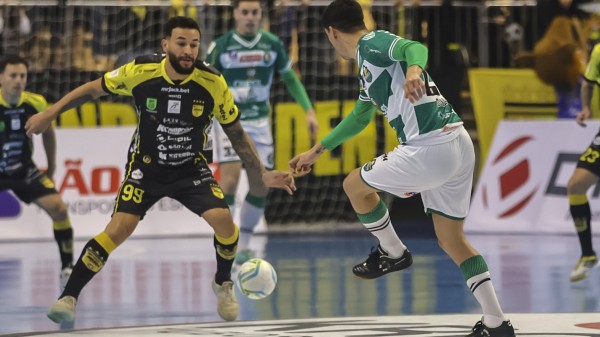 Marreco perde do Jaraguá e fica com classificação ameaçada