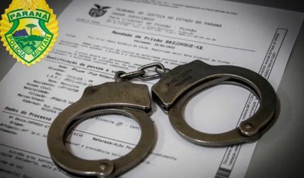 Homem com mandado de prisão é detido após tentar fugir da PM