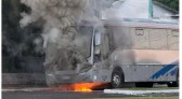 Ônibus do transporte de trabalhadores pega fogo