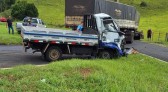 Acidente entre carro e caminhão deixa motorista ferido em Marmeleiro
