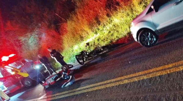 Colisão entre motocicletas na PR-182 deixa condutores feridos, um em estado grave