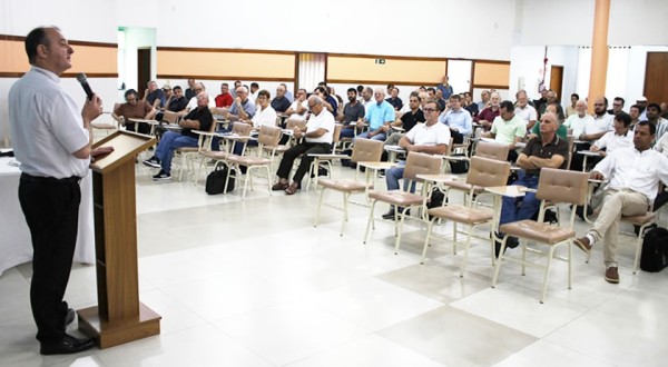 Reunião do Clero acolhe os 38 novos Diáconos Permanentes