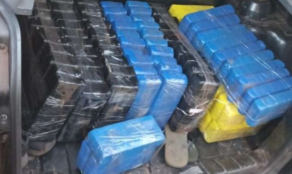 Operação conjunta resulta na prisão de dois criminosos e apreensão de 131 quilos de maconha na região