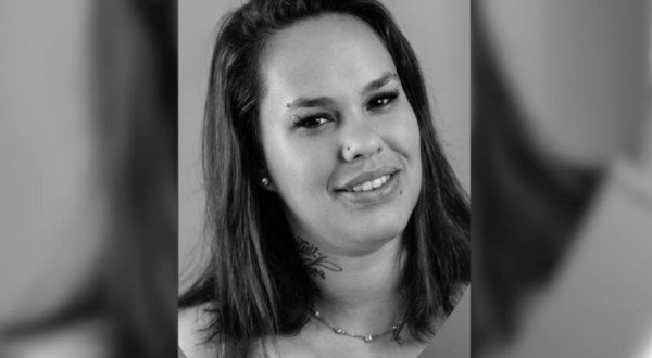 Mulher é encontrada morta com tiro no rosto; adolescente de 16 anos é apreendido