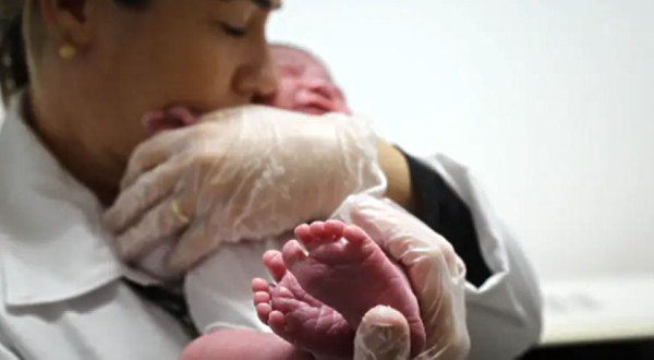 Paraná amplia repasse para maternidades de alto risco e reforça atendimento materno-infantil