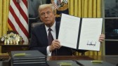 Dólar tem forte queda e fecha a R$ 5,94, com 'tarifaço' de Trump no radar