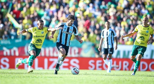 Grêmio vence Ypiranga e conquista vantagem para decisão na Arena