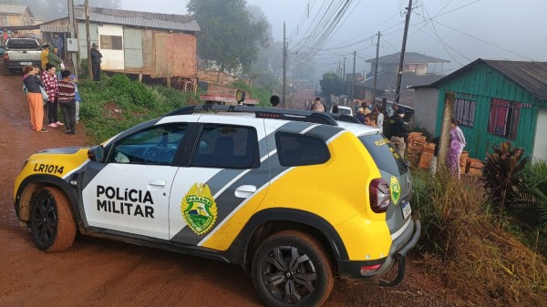 Jovem de 23 anos é morta a facadas