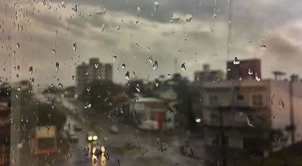 Ciclone deixa Paraná sob alerta de tempestades até o domingo de eleições; veja onde os ventos podem chegar a 100 km/h