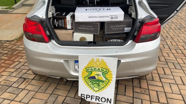 BPFRON apreende veículo carregado em Santo Antônio do Sudoeste-PR