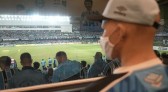 Jovem gremista em tratamento contra câncer em Curitiba realiza sonho de ver o time jogar: 'É surreal'