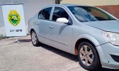Homem com carro carregado de contrabando tenta atropelar policiais e é preso
