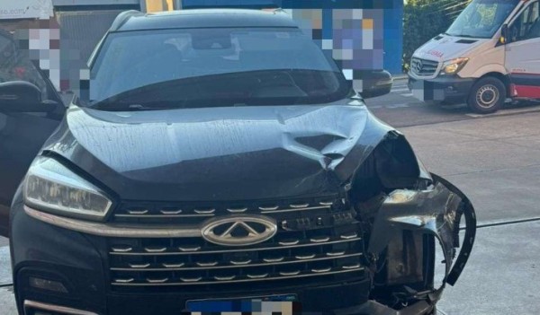 Motociclista fica ferido em colisão entre moto e carro