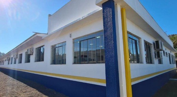 Prefeitura inaugura escola no bairro Cristo Rei
