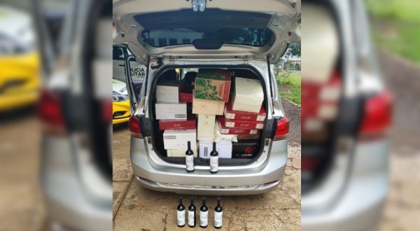 Polícia Militar de Barracão intercepta veículo com mercadorias irregulares