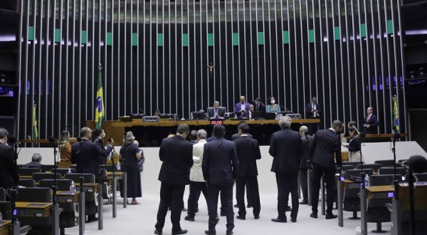 Câmara aprova a igualdade salarial entre homens e mulheres