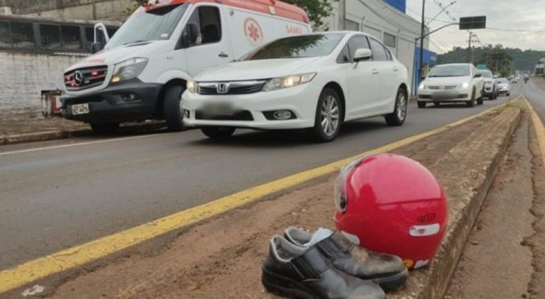 Jovem tem ferimentos graves em acidente próximo à Sanepar