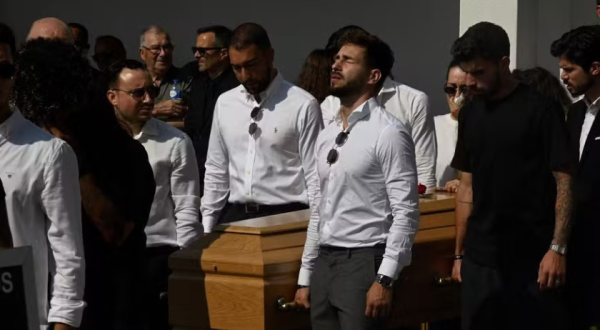 Parentes e jogadores se despedem de Diogo Jota e André Silva