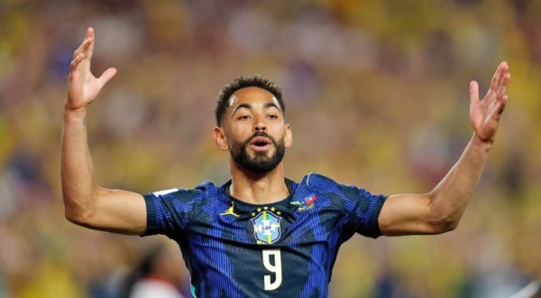 Brasil vence Haiti, assume liderança do grupo e fica perto da classificação