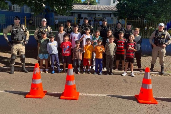 Blitz educativa com alunos promove conscientização no trânsito