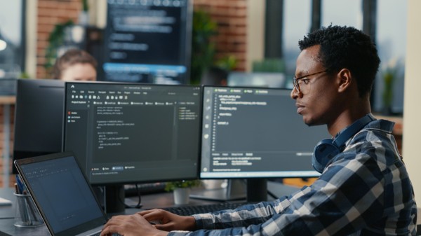 Empresa de tecnologia catarinense busca técnicos de informática em Beltrão