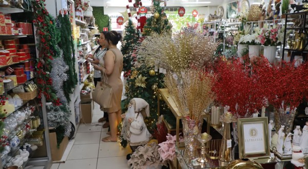 Comércio do Paraná cresce 3,4% de janeiro a agosto de 2026, o dobro da média nacional