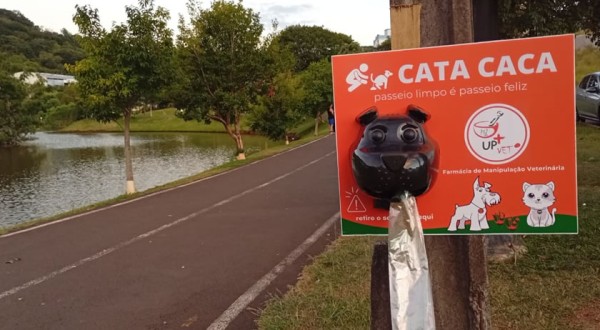 Parque Boa Vista ganha dispensador de sacos para recolher fezes de animais