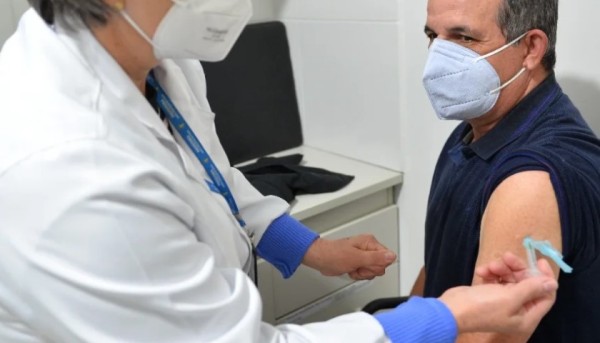 Casos de COVID-19 voltam a crescer e Saúde reforça medidas de prevenção