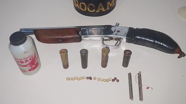 Polícia Militar apreende arma e materiais para recarga em operação no Bairro Padre Ulrico